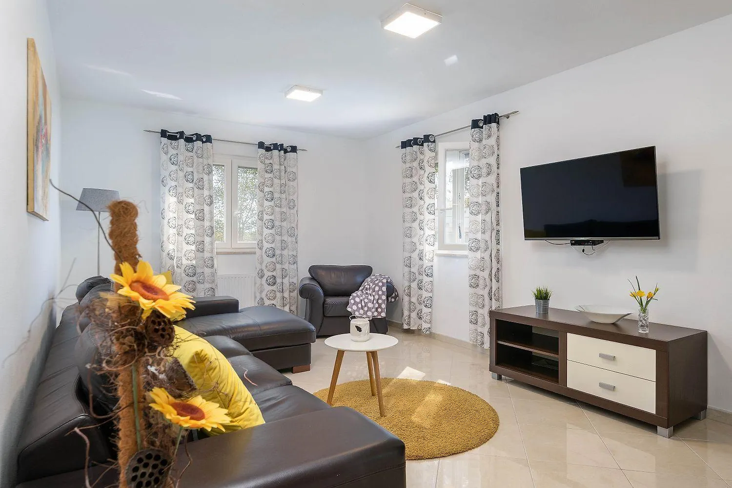 Charmante Villa Mit Privatem Pool, Klima, Sonnenliegen, Terrasse Und Grill Manjadvorci بيت للعطل