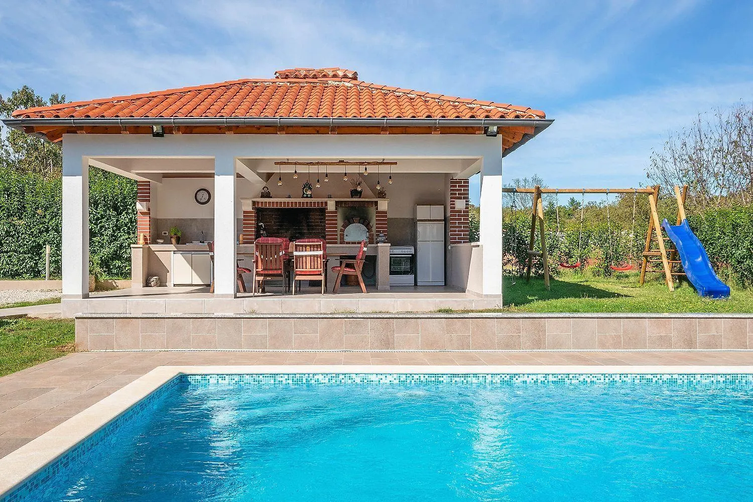 Charmante Villa Mit Privatem Pool, Klima, Sonnenliegen, Terrasse Und Grill Manjadvorci كرواتيا
