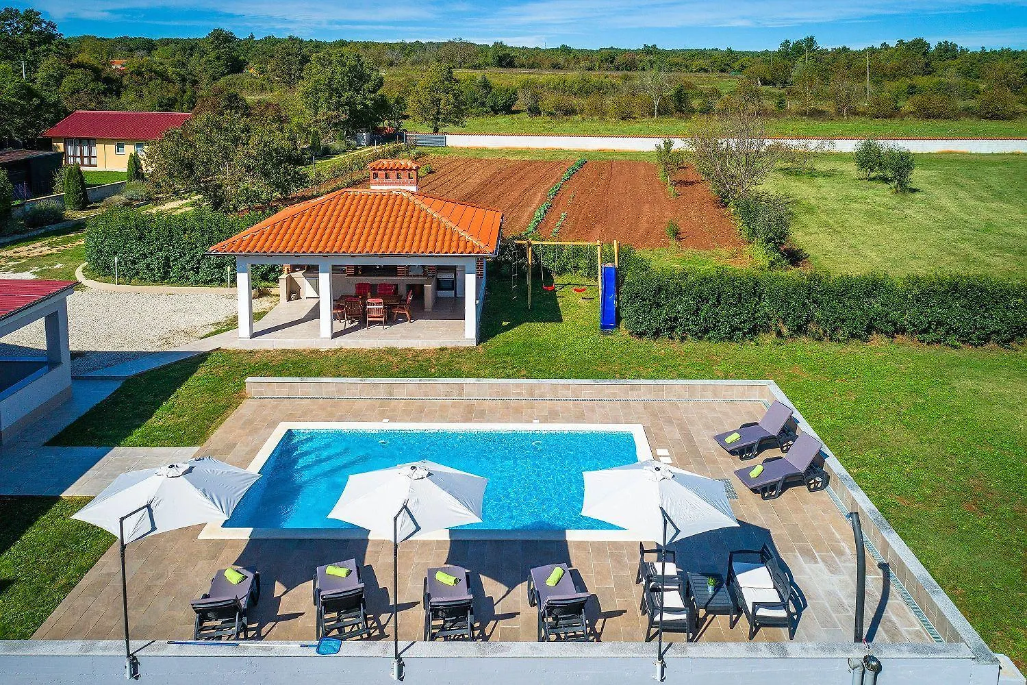 別荘 Charmante Villa Mit Privatem Pool, Klima, Sonnenliegen, Terrasse Und Grill Manjadvorci